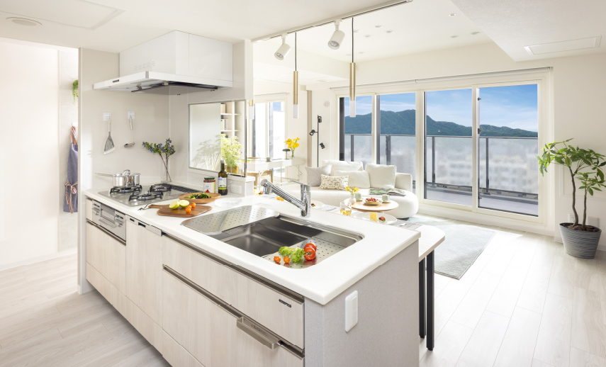 ISLAND KITCHEN